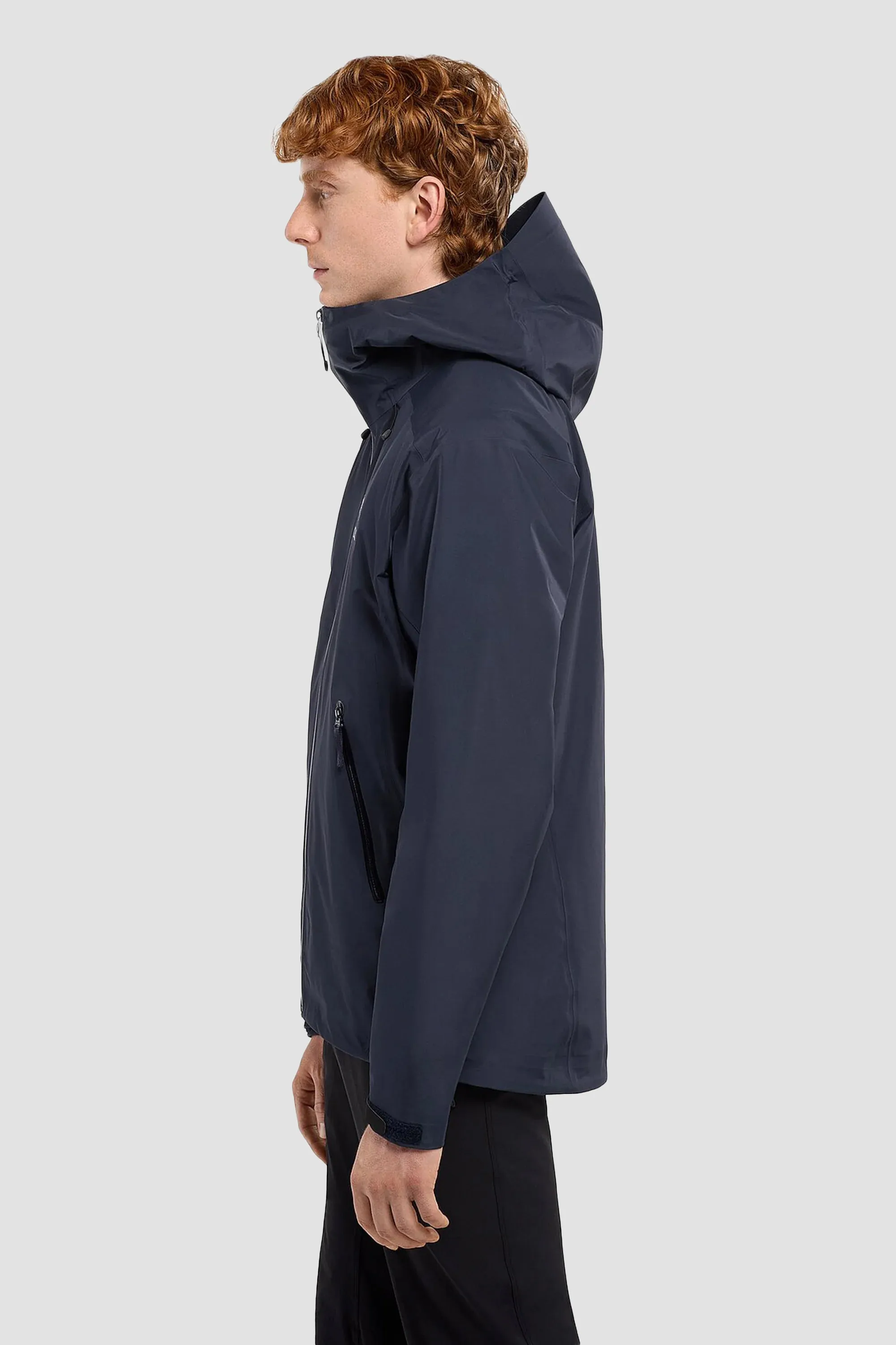 Arc'teryx Men's Beta LT Jacket in Black Sapphire