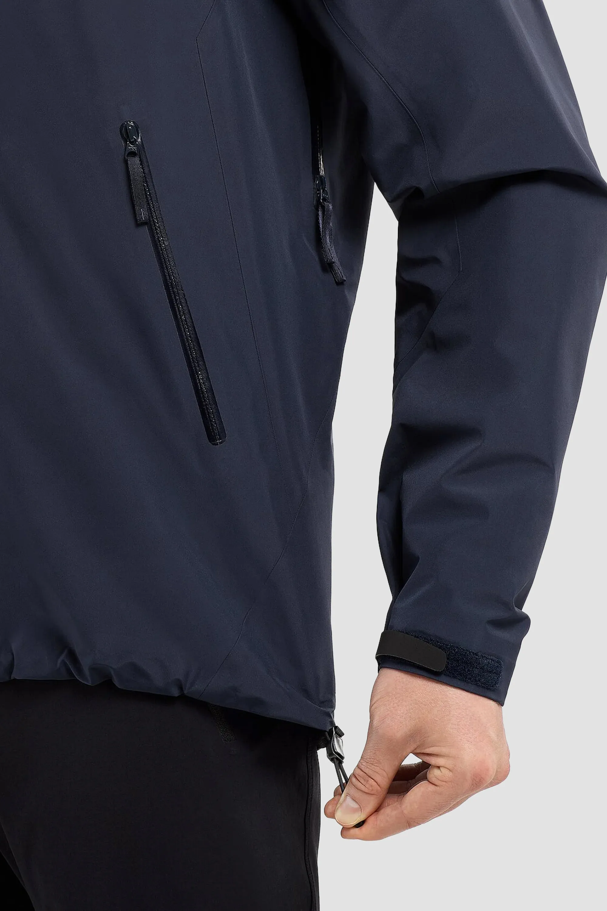 Arc'teryx Men's Beta LT Jacket in Black Sapphire